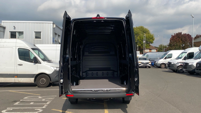 Mercedes-Benz Sprinter 315Cdi L3 Diesel Rwd 3.5t H2 Select Van - Image 13